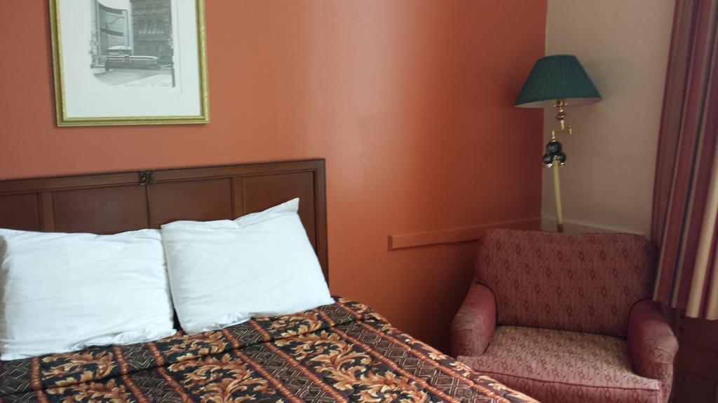 Midtown Hotel Parry Sound Exterior foto